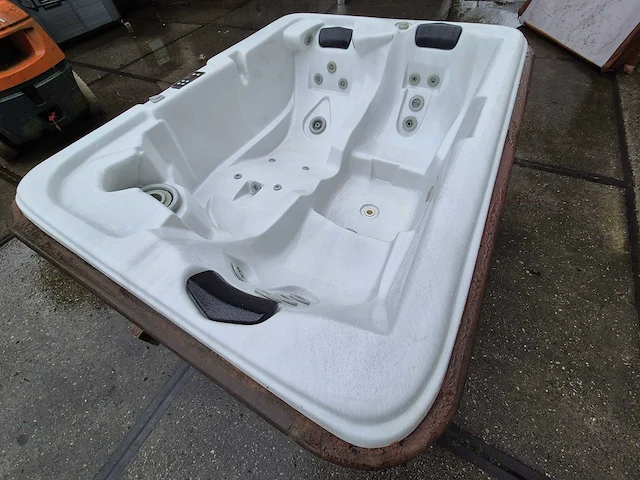 Spa builders 3 persoons amerikaanse spa jacuzzi en buitenspa - afbeelding 15 van  19