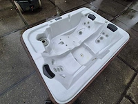 Spa builders 3 persoons amerikaanse spa jacuzzi en buitenspa - afbeelding 16 van  19