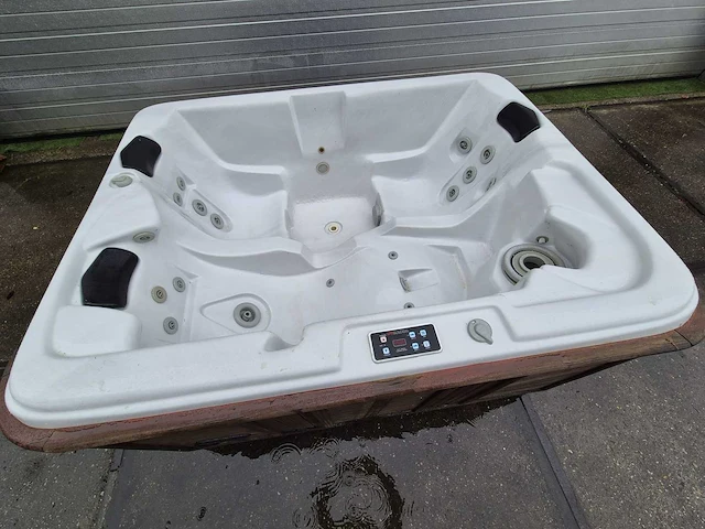 Spa builders 3 persoons amerikaanse spa jacuzzi en buitenspa - afbeelding 18 van  19