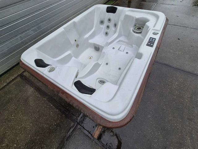 Spa builders 3 persoons amerikaanse spa jacuzzi en buitenspa - afbeelding 19 van  19