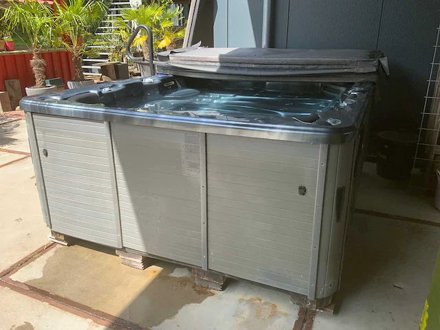 Spa jacuzzi - afbeelding 6 van  29