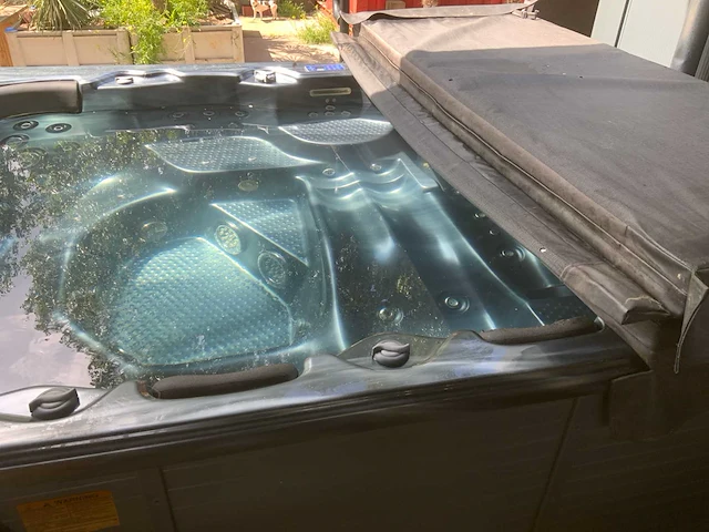 Spa jacuzzi - afbeelding 10 van  29