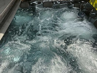 Spa jacuzzi - afbeelding 16 van  29