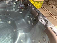 Spa jacuzzi - afbeelding 18 van  29
