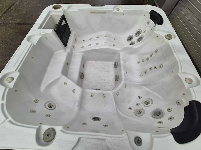 Spa king 5 persoons jacuzzi en buitenspa - afbeelding 6 van  13