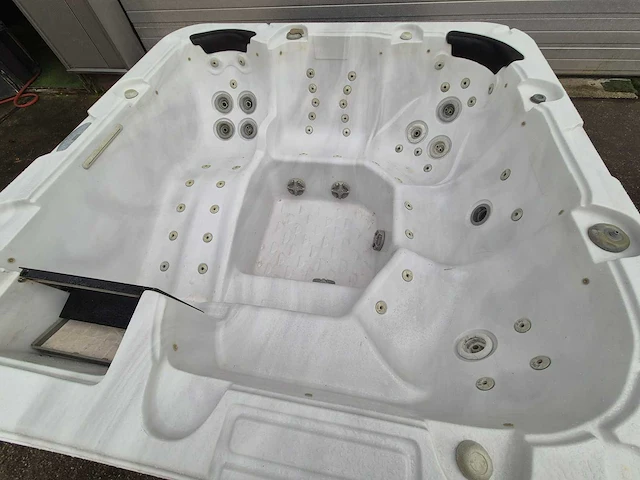 Spa king 5 persoons jacuzzi en buitenspa - afbeelding 7 van  13