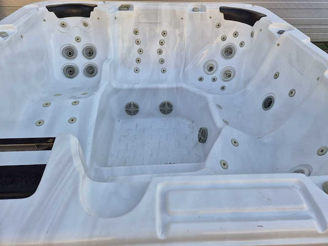 Spa king 5 persoons jacuzzi en buitenspa - afbeelding 8 van  13