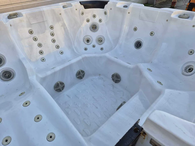 Spa king 5 persoons jacuzzi en buitenspa - afbeelding 11 van  13