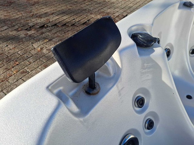 Spa net 5 persoons jacuzzi en buitenspa - afbeelding 14 van  30