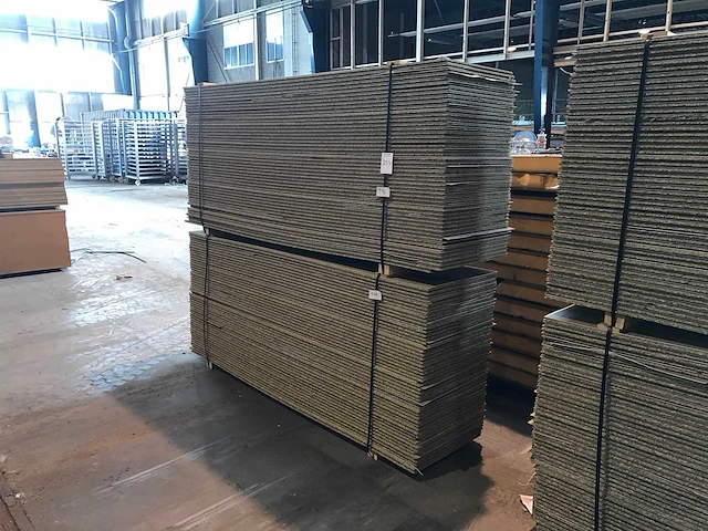 Spaanplaat groen met vinyl 18mm (100x) - afbeelding 1 van  2