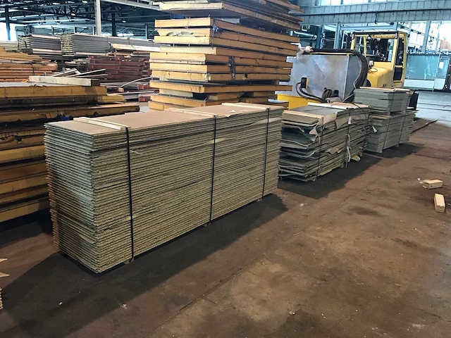 Spaanplaat groen met vinyl 18mm (135x) - afbeelding 2 van  5