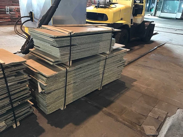 Spaanplaat groen met vinyl 18mm (135x) - afbeelding 5 van  5