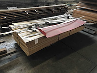 Spaanplaat wand met profielen (32x) - afbeelding 1 van  4