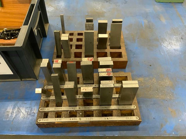 Spantangen en parrallel onderlegstrippen - afbeelding 2 van  3