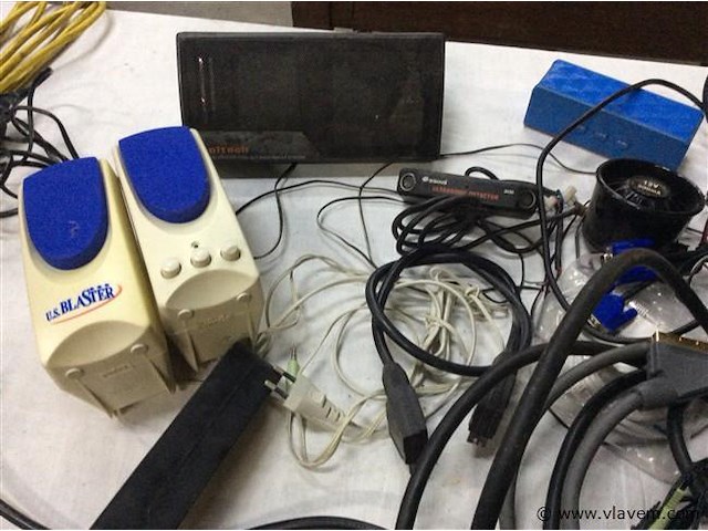 Speakers en kabels divers - afbeelding 2 van  4