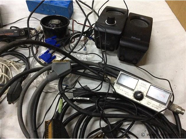 Speakers en kabels divers - afbeelding 3 van  4