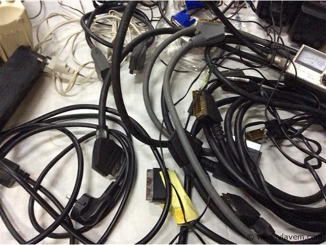 Speakers en kabels divers - afbeelding 4 van  4