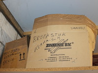 Speciale dakpannen / dakdelen w.o. dennen pionnen terra cotta en zwart. - afbeelding 3 van  3