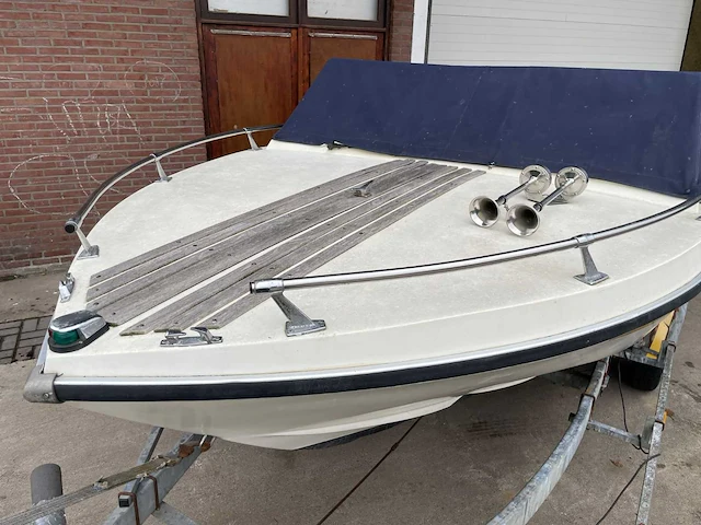 Speedboat browning malibu, 46-48-yb (exclusief trailer) - afbeelding 16 van  20