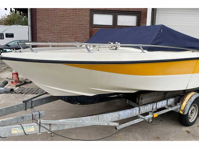 Speedboat browning malibu, 46-48-yb (exclusief trailer) - afbeelding 18 van  20