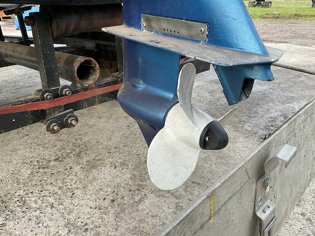 Speedboot met boottrailer - afbeelding 15 van  22