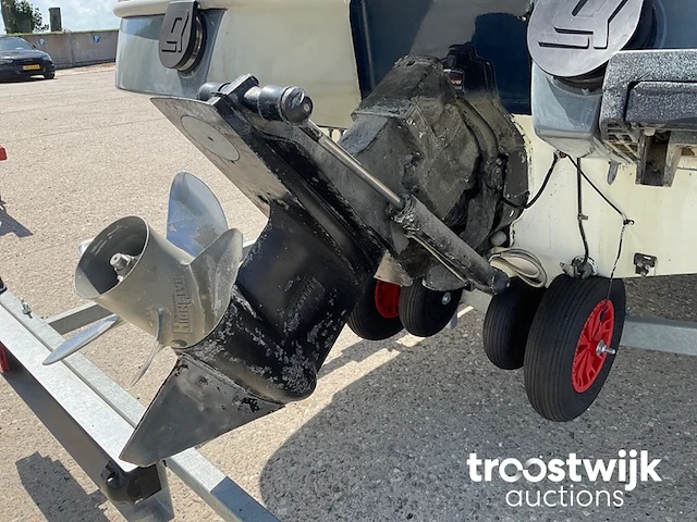 Speedboot met boottrailer - afbeelding 9 van  34