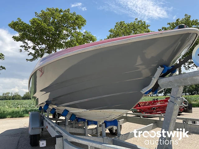 Speedboot met boottrailer - afbeelding 12 van  34