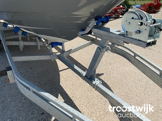 Speedboot met boottrailer - afbeelding 16 van  34