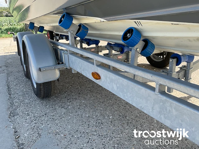 Speedboot met boottrailer - afbeelding 17 van  34