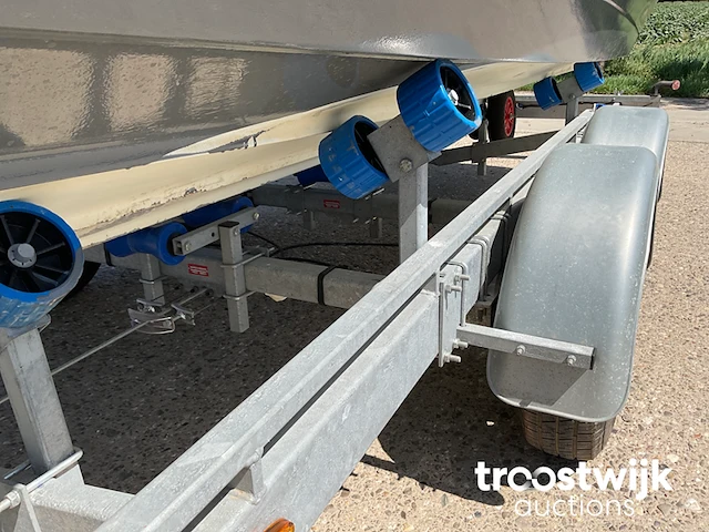 Speedboot met boottrailer - afbeelding 21 van  34