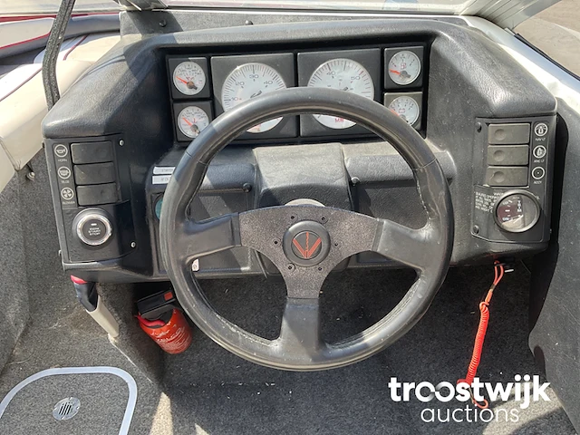 Speedboot met boottrailer - afbeelding 32 van  34