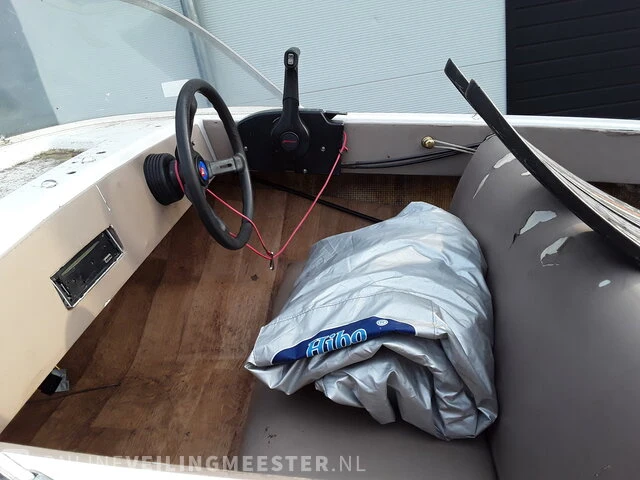 Speedboot met buitenboordmotor 20pk mercury en toebehoren - afbeelding 4 van  17