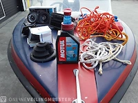 Speedboot met buitenboordmotor 20pk mercury en toebehoren - afbeelding 7 van  17