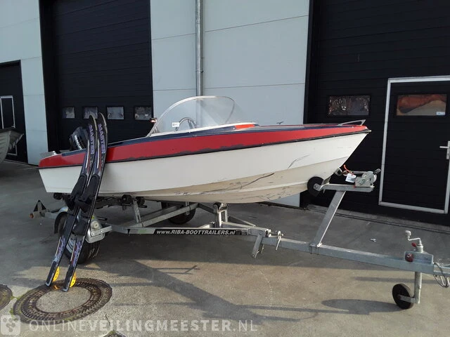 Speedboot met buitenboordmotor 20pk mercury en toebehoren - afbeelding 11 van  17