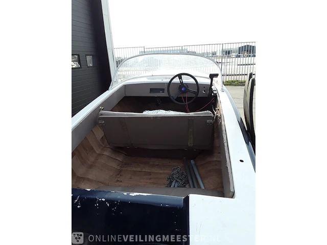 Speedboot met buitenboordmotor 20pk mercury en toebehoren - afbeelding 12 van  17