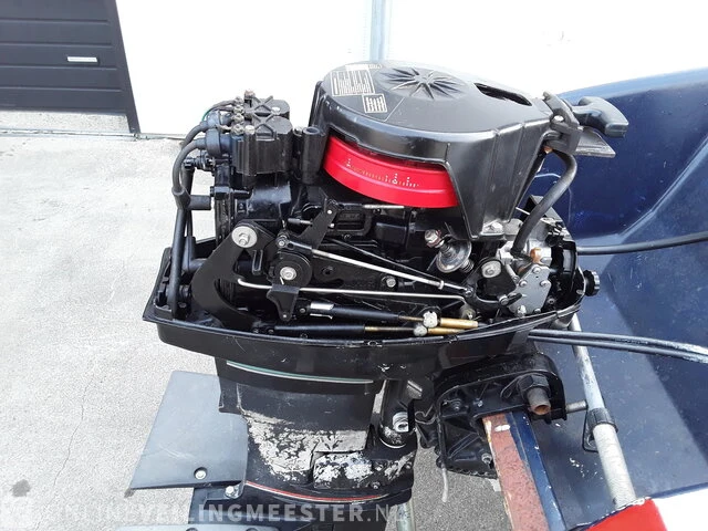 Speedboot met buitenboordmotor 20pk mercury en toebehoren - afbeelding 14 van  17