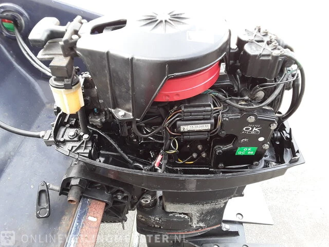 Speedboot met buitenboordmotor 20pk mercury en toebehoren - afbeelding 15 van  17