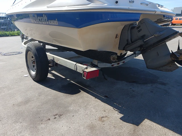 Speedboot met stallingstrailer, wellcraft, excel, wit/blauw - afbeelding 57 van  66