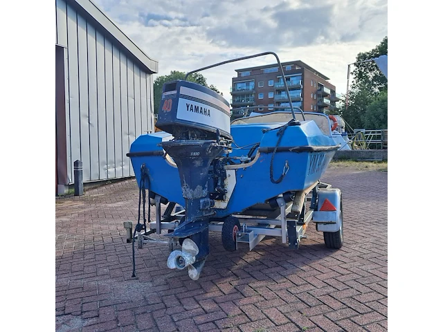 Speedboot met trailer en buitenboordmotor, vega, 405, blauw - afbeelding 23 van  28