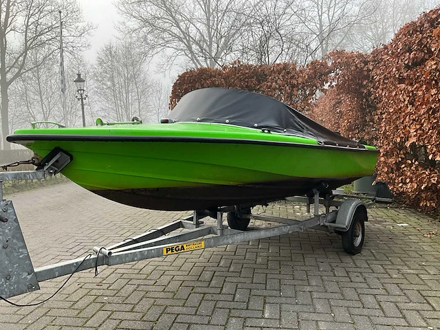 Speedboot + trailer - afbeelding 22 van  28