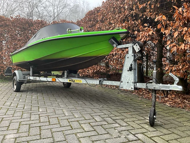 Speedboot + trailer - afbeelding 23 van  28
