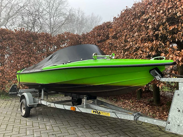 Speedboot + trailer - afbeelding 24 van  28