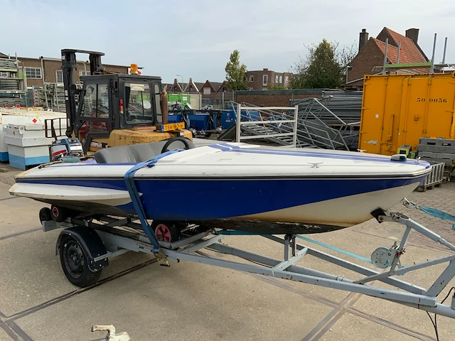 Speedboot - afbeelding 23 van  28