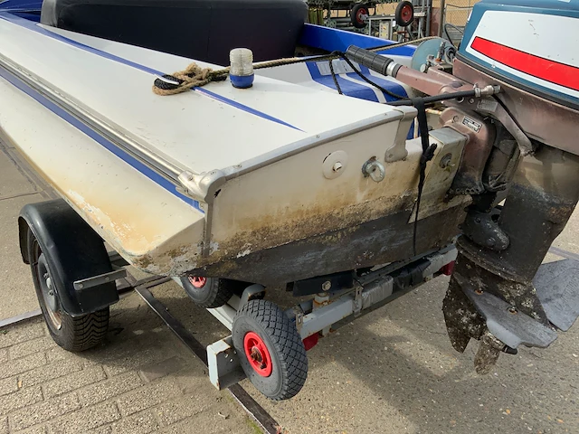 Speedboot - afbeelding 26 van  28