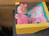 Speel pop rose met kleding 1x - afbeelding 1 van  3