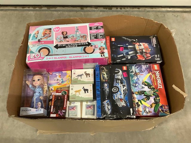 Speelgoed - o.a lego, lol en jakks - afbeelding 1 van  11