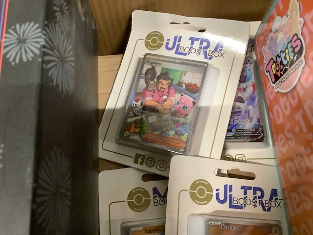 Speelgoed - o.a lego, lol en pokemon - afbeelding 4 van  8