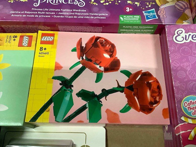 Speelgoed - o.a lego, star wars en lol - afbeelding 2 van  8