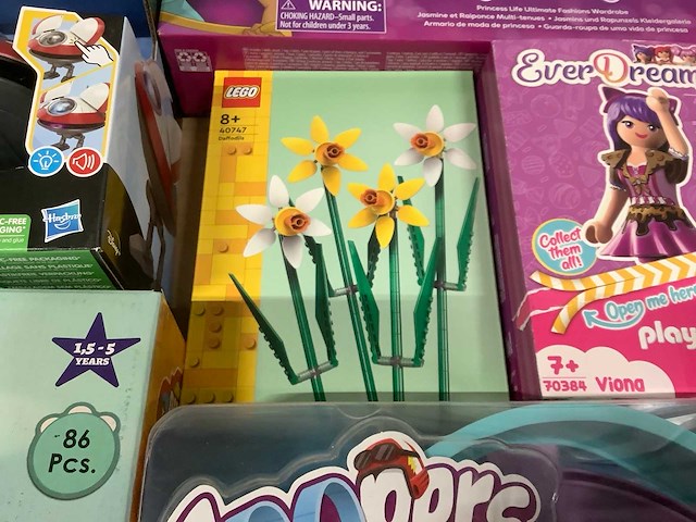 Speelgoed - o.a lego, star wars en marvel - afbeelding 4 van  8