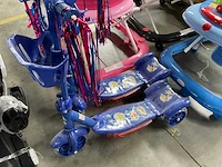 Speelgoed loopwagens en stepjes (6x) - afbeelding 2 van  11